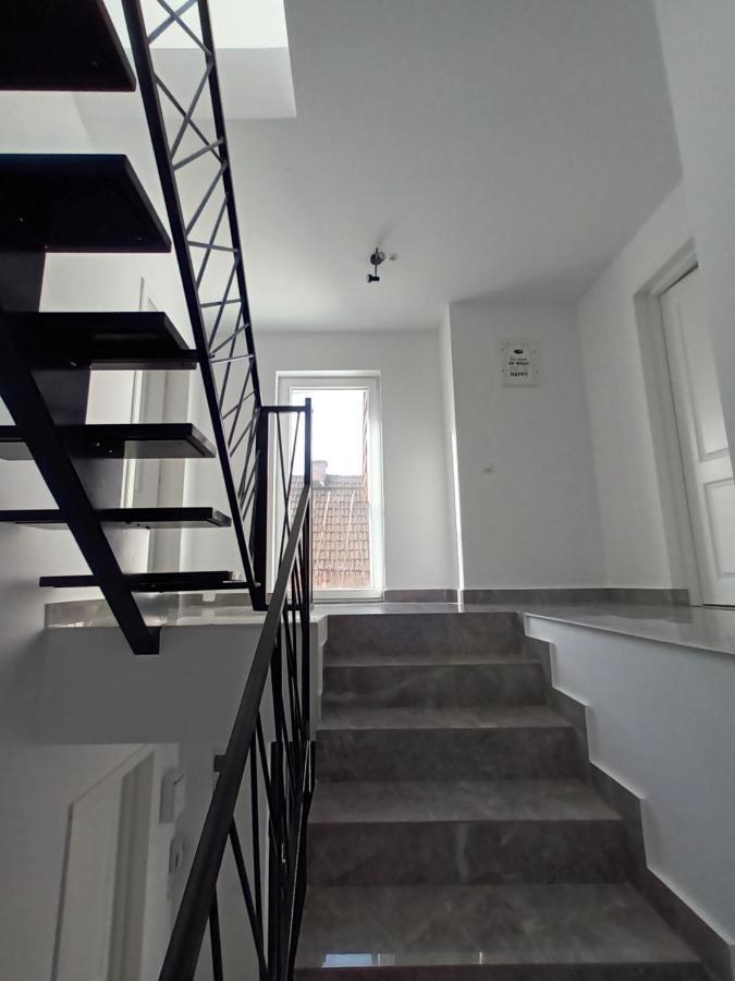 Old Town Studio Apartments Бая-Маре Экстерьер фото