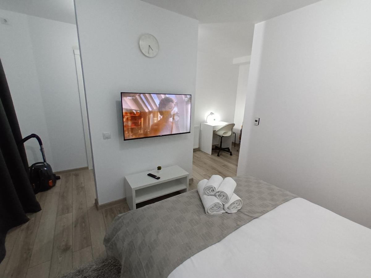 Old Town Studio Apartments Бая-Маре Экстерьер фото