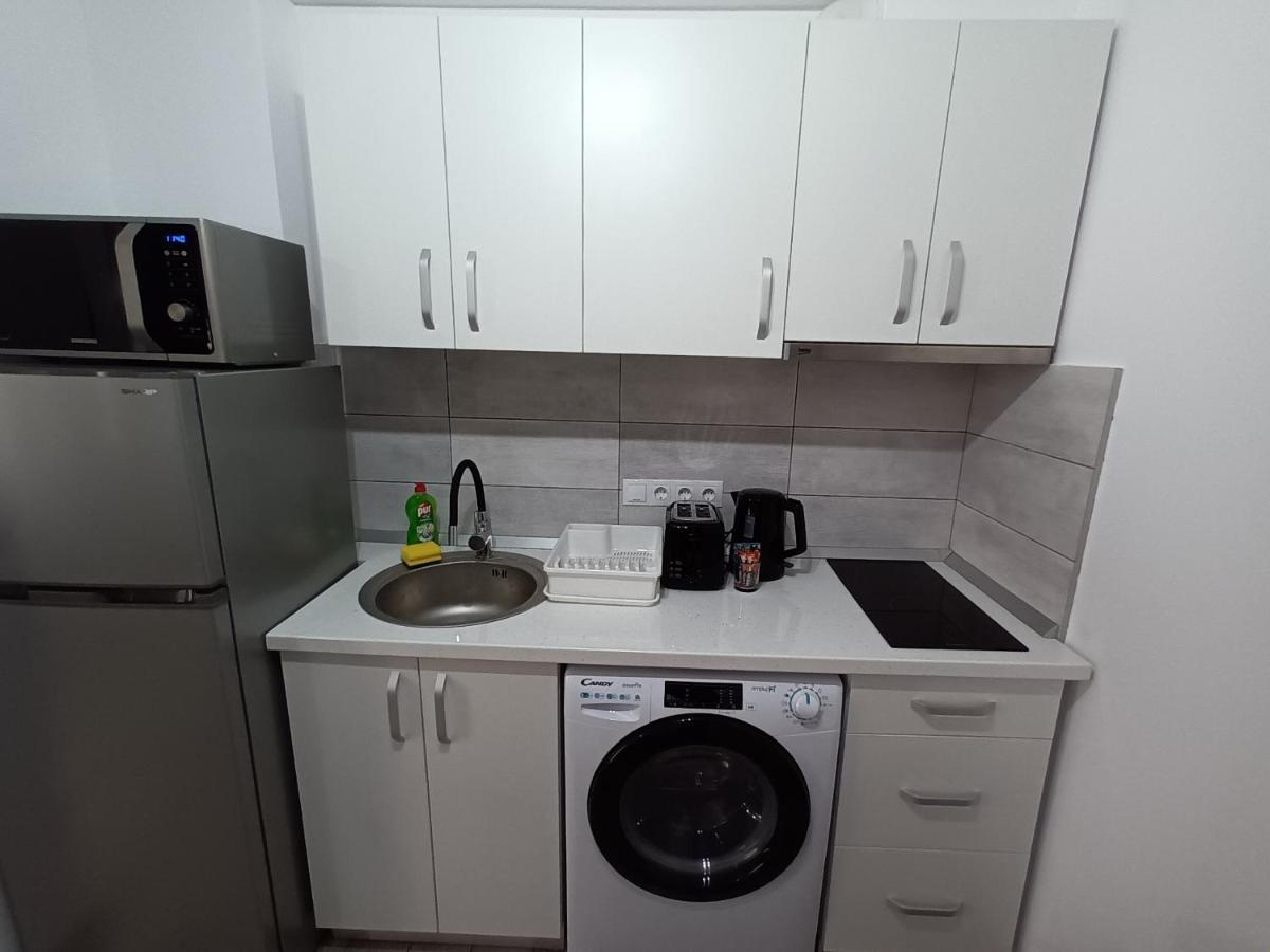 Old Town Studio Apartments Бая-Маре Экстерьер фото