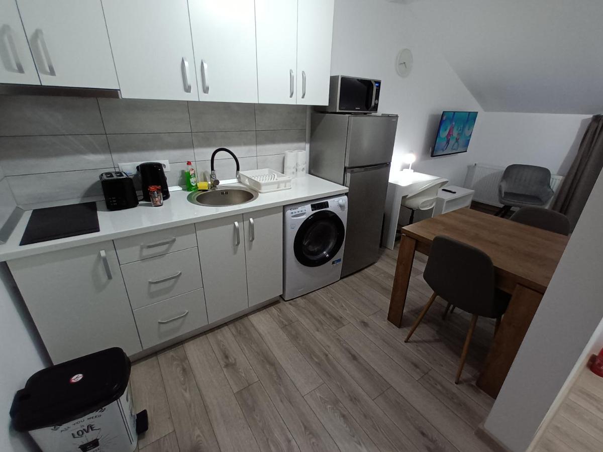 Old Town Studio Apartments Бая-Маре Экстерьер фото
