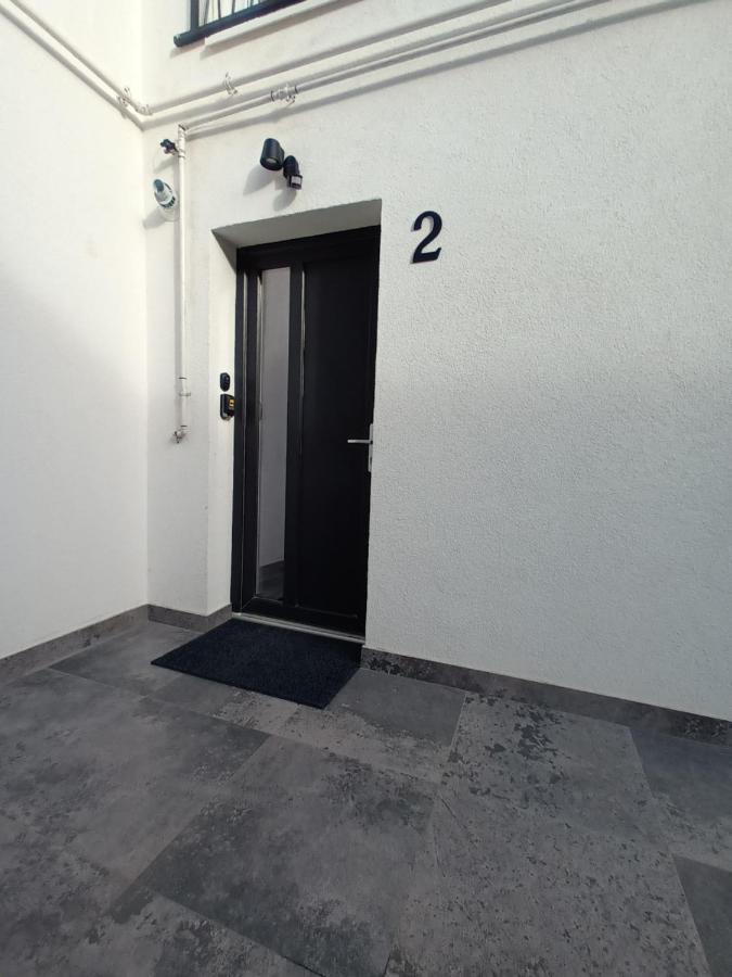 Old Town Studio Apartments Бая-Маре Экстерьер фото