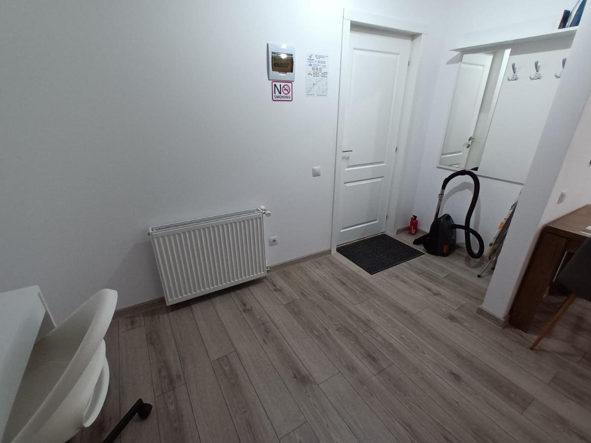 Old Town Studio Apartments Бая-Маре Экстерьер фото
