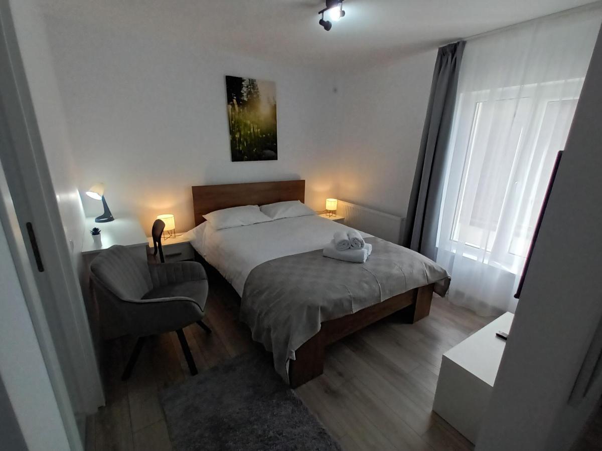 Old Town Studio Apartments Бая-Маре Экстерьер фото
