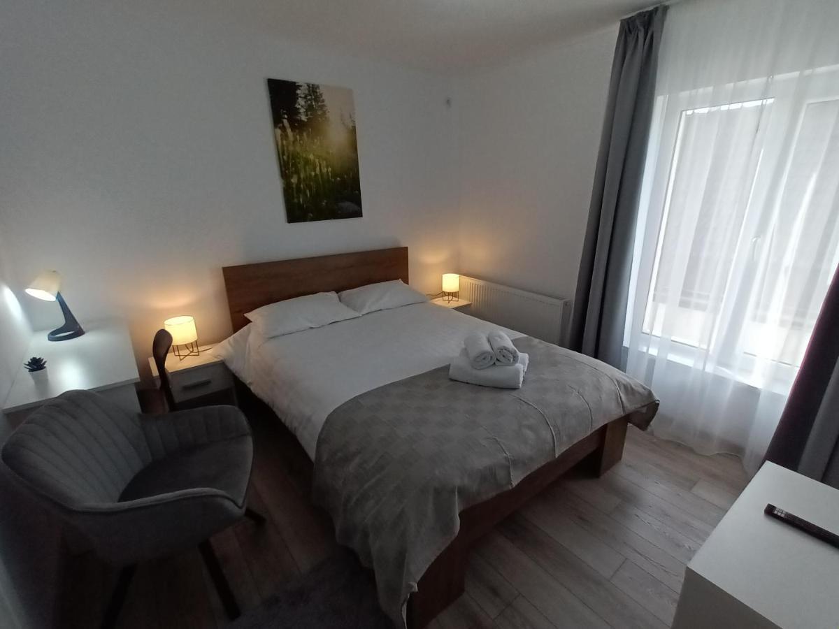 Old Town Studio Apartments Бая-Маре Экстерьер фото