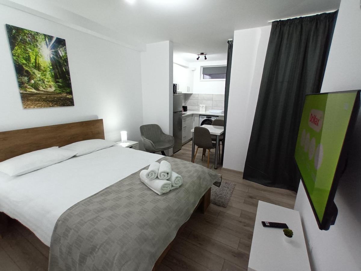 Old Town Studio Apartments Бая-Маре Экстерьер фото