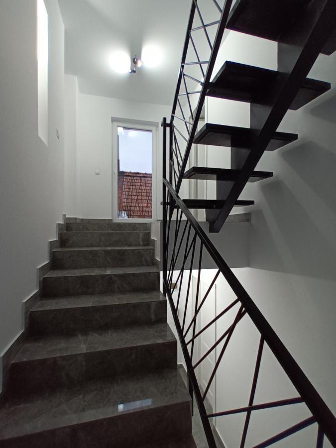 Old Town Studio Apartments Бая-Маре Экстерьер фото